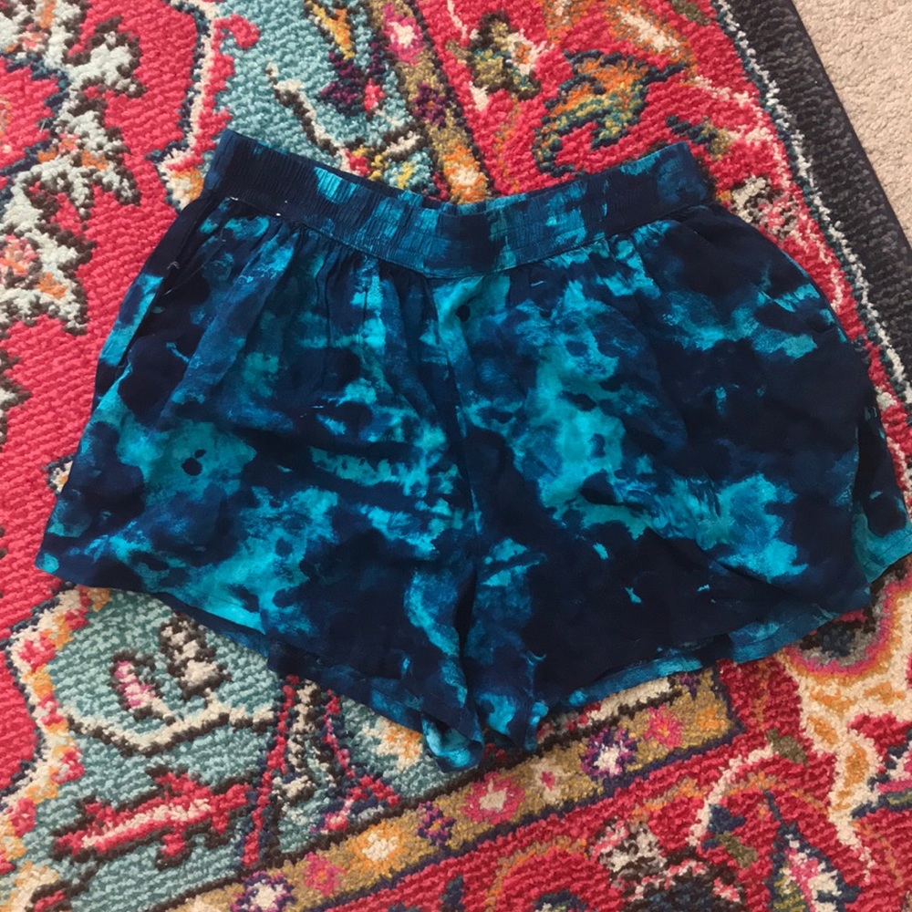 Blue Tie dye flowy shorts